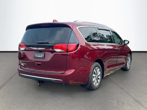 Used 2020 Chrysler Pacifica Touring-L Plus w/ Advanced Safetytec Group FWD image 7