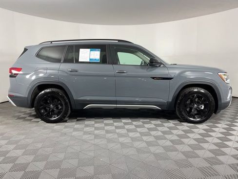 Used 2024 Volkswagen Atlas Peak Edition SEL image 11