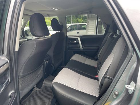 Used 2017 Toyota 4Runner SR5 AWD/4WD image 22