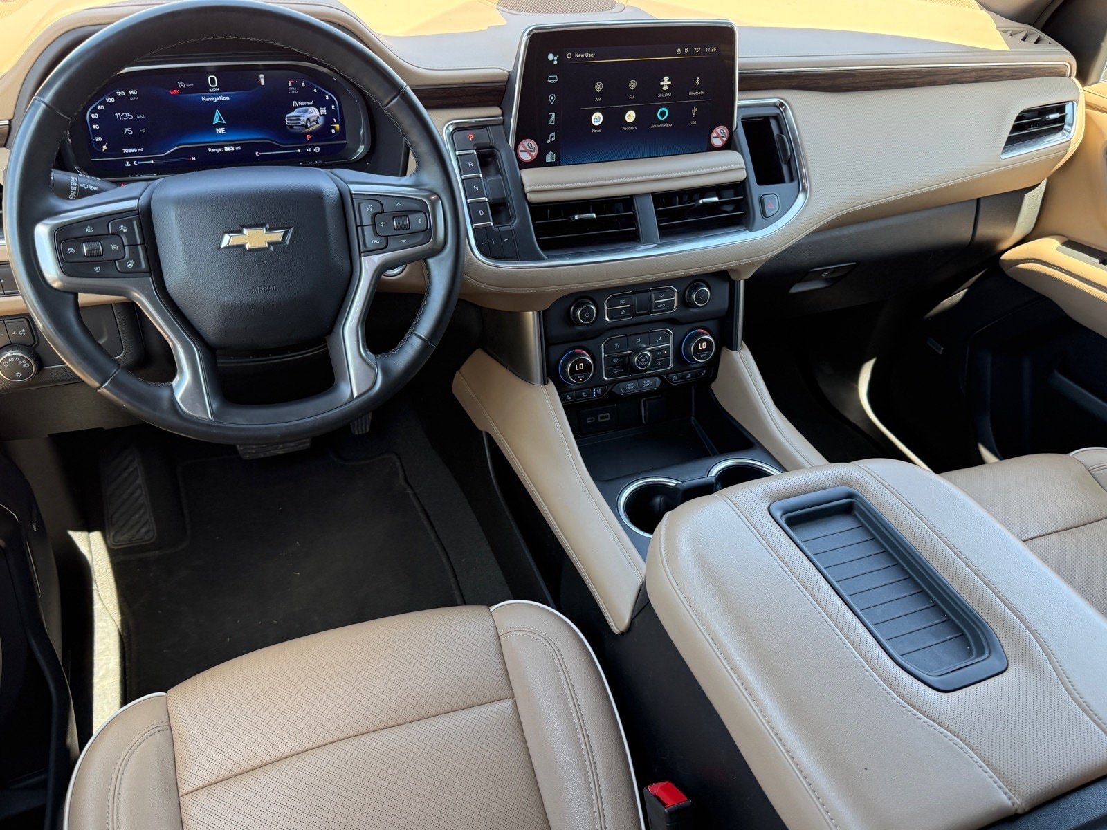 Used 2024 Chevrolet Suburban Premier AWD/4WD image 13