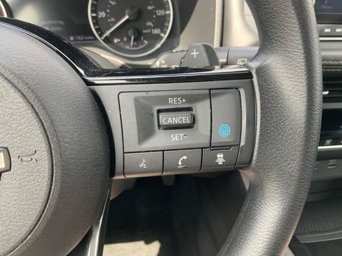 Used 2023 Nissan Rogue SV AWD/4WD image 31