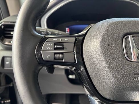 Used 2025 Honda Pilot Elite image 14