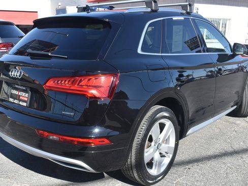 Used 2019 Audi Q5 2.0T Premium w/ Convenience Package AWD/4WD image 2