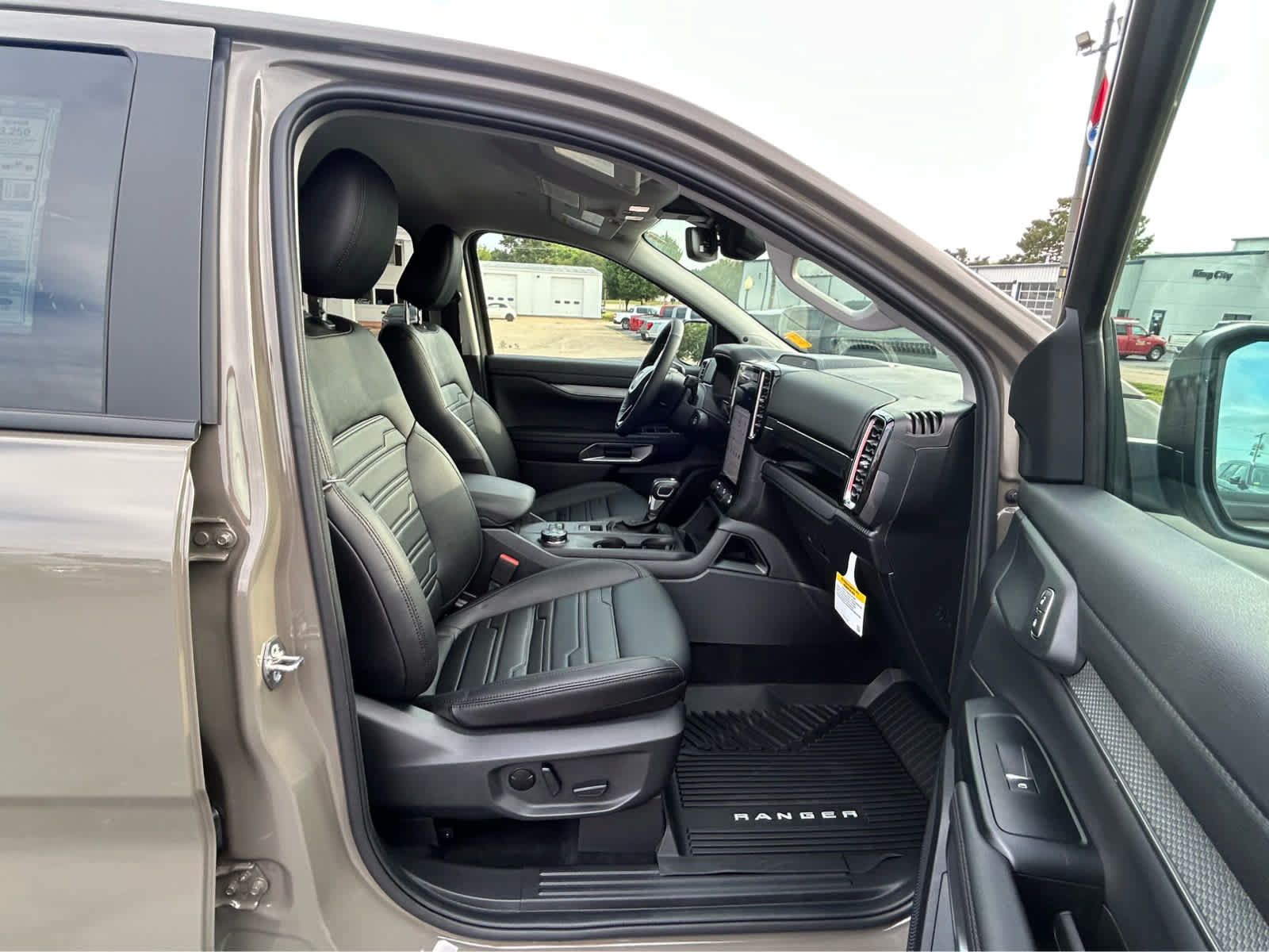 New 2026 Ford Ranger Lariat w/ Black Appearance Package AWD/4WD image 10