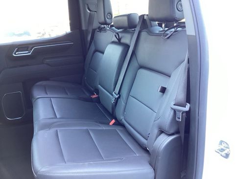 Used 2025 GMC Sierra 1500 SLT image 14