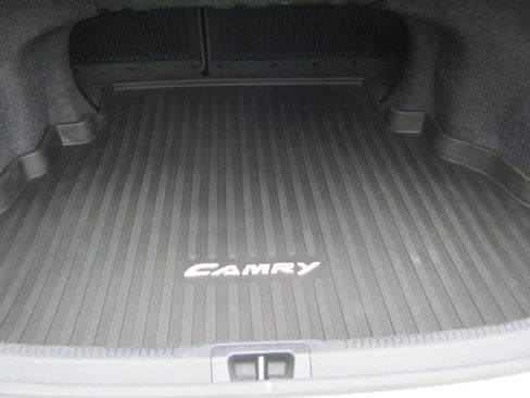 Used 2014 Toyota Camry SE FWD image 17