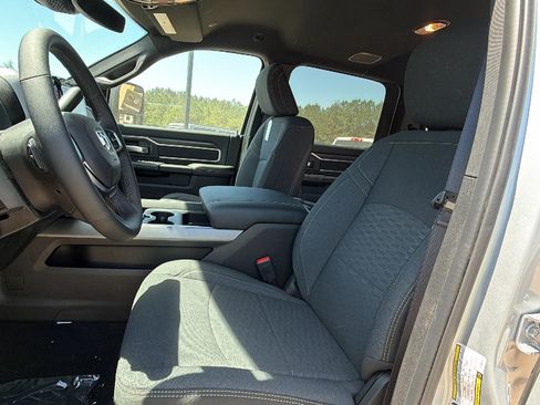 New 2026 RAM 2500 Big Horn AWD/4WD image 17