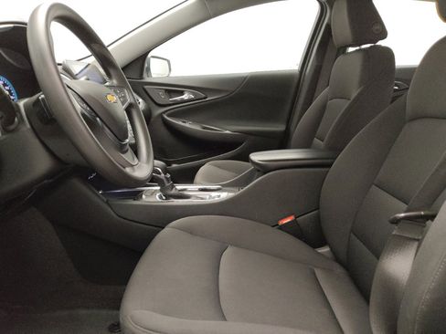 Used 2024 Chevrolet Malibu LT FWD image 17