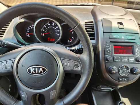 Used 2012 Kia Soul + FWD image 13