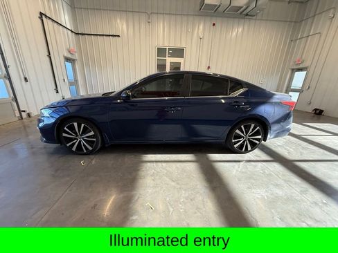 Used 2021 Nissan Altima 2.5 SR FWD image 11