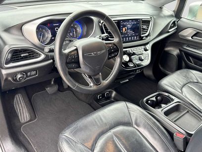 Used 2018 Chrysler Pacifica Touring-L w/ Advanced Safetytec Group