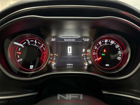 Used 2016 Dodge Challenger R/T RWD image 26