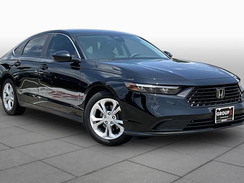 Used 2025 Honda Accord LX image 3