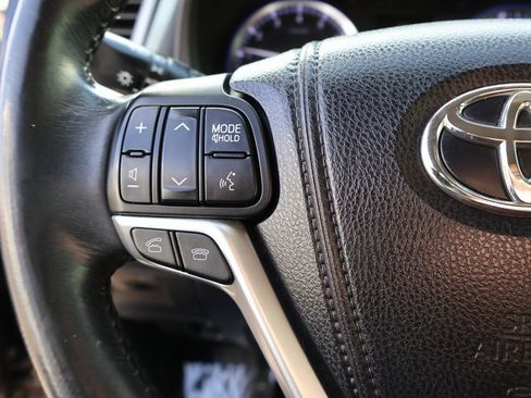 Used 2015 Toyota Highlander XLE image 37