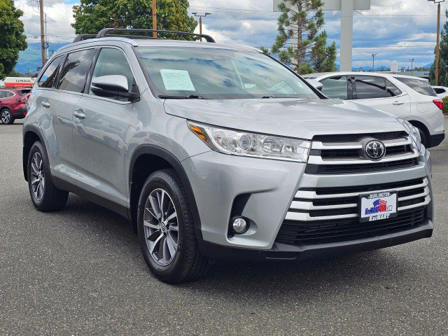 Used 2019 Toyota Highlander XLE AWD/4WD image 1