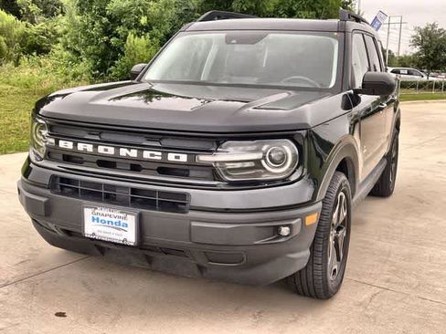 Used 2022 Ford Bronco Sport Outer Banks w/ Tech Package AWD/4WD image 2
