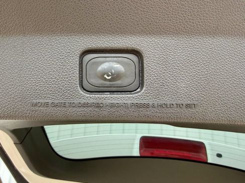 Used 2012 Ford Explorer Limited FWD image 19