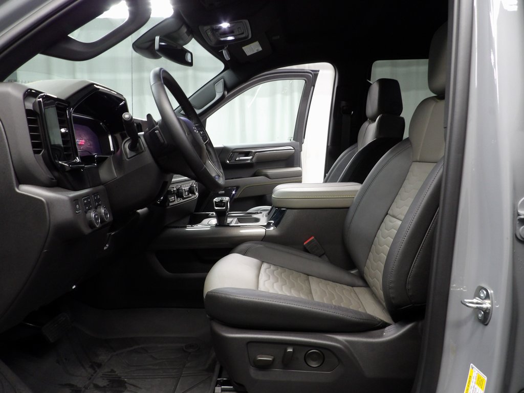 Used 2024 Chevrolet Silverado 1500 ZR2 AWD/4WD image 9