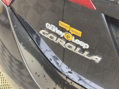 Used 2017 Toyota Corolla SE image 16