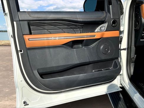 Used 2023 Ford Expedition Platinum RWD image 21