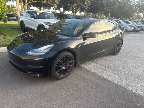 Used 2018 Tesla Model 3 Mid Range RWD image 2