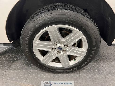 Used 2018 Ford Expedition XLT RWD image 21