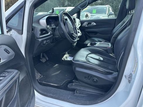Used 2018 Chrysler Pacifica Limited w/ Advanced Safetytec Group image 20