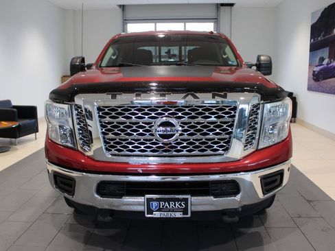 Used 2018 Nissan Titan SV w/ SV Convenience Package image 13