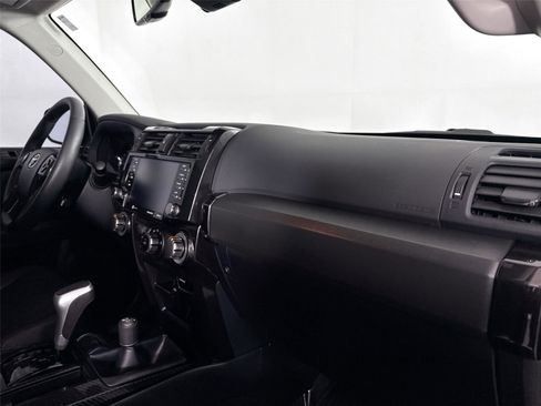 Certified 2022 Toyota 4Runner TRD Off-Road Premium w/ Moonroof Package AWD/4WD image 55