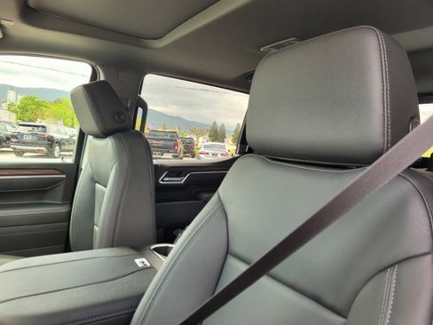 New 2026 GMC Sierra 1500 SLT w/ SLT Premium Package AWD/4WD image 12
