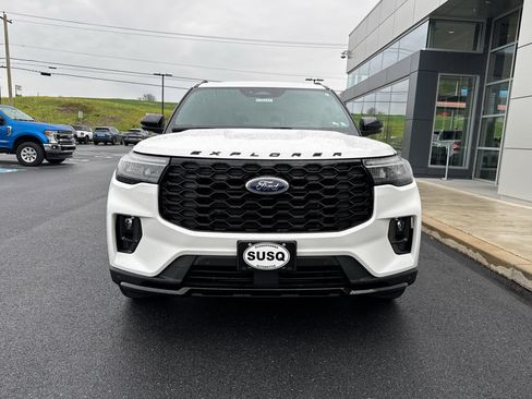 New 2026 Ford Explorer ST-Line image 2