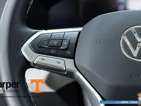 Used 2025 Volkswagen Taos SE w/ Panoramic Sunroof Package AWD/4WD image 21