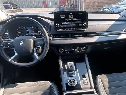 Used 2024 Mitsubishi Outlander SE AWD/4WD image 14