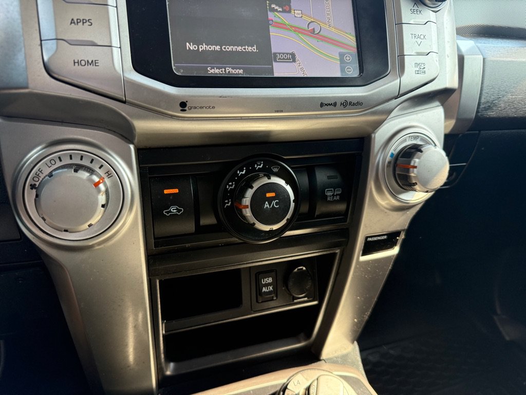 Used 2017 Toyota 4Runner SR5 AWD/4WD image 32