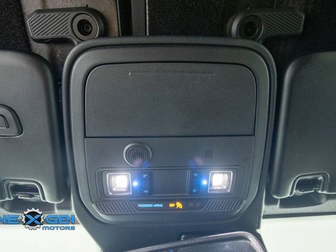 Used 2024 Ford Bronco Outer Banks AWD/4WD image 18