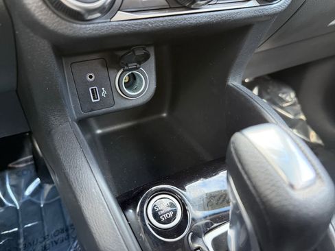 Used 2021 Nissan Kicks S image 22