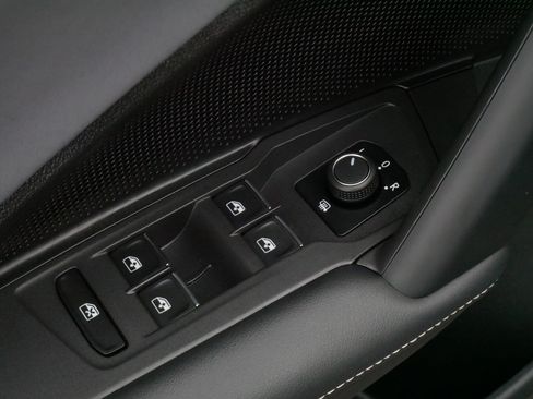 Used 2026 Volkswagen Tiguan SE R-Line AWD/4WD image 19