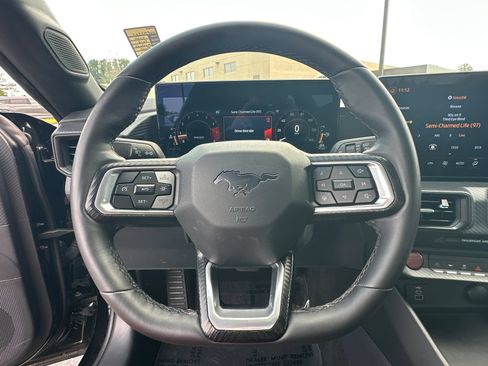 Used 2024 Ford Mustang Coupe RWD image 17