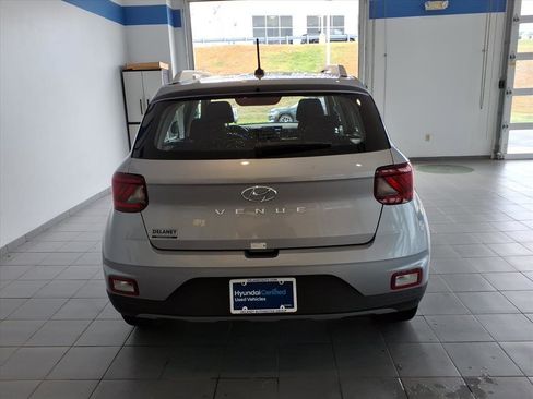 Certified 2024 Hyundai Venue SEL image 6