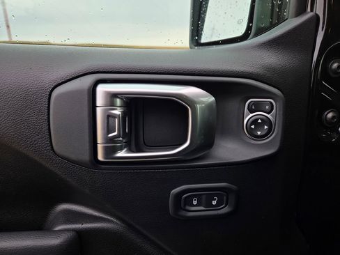 New 2026 Jeep Gladiator Sport AWD/4WD image 12