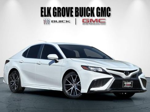 Used 2023 Toyota Camry SE FWD image 2