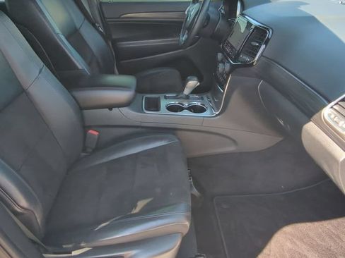 Used 2019 Jeep Grand Cherokee Altitude AWD/4WD image 26