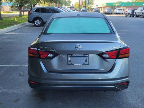 Used 2022 Nissan Altima 2.5 SV FWD image 3
