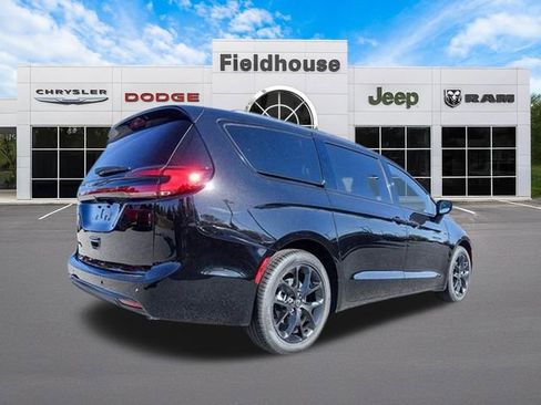 New 2026 Chrysler Pacifica Select w/ S Appearance Package FWD image 7