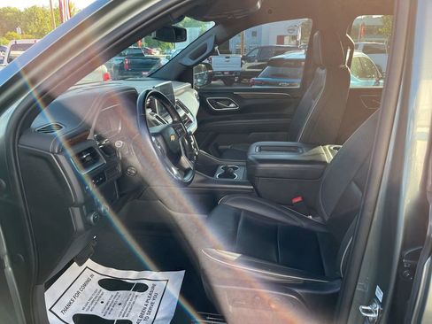 Used 2023 Chevrolet Suburban Premier RWD image 25
