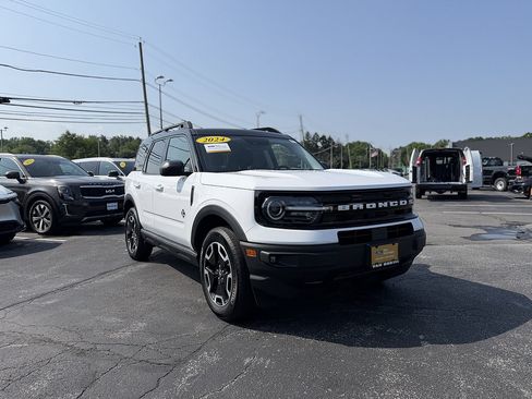 Certified 2024 Ford Bronco Sport Outer Banks w/ Tech Package AWD/4WD image 9