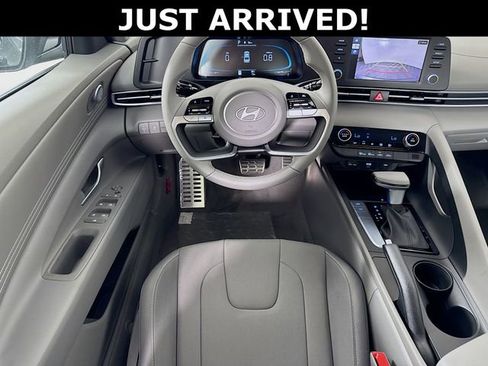 Used 2025 Hyundai Elantra Sport FWD image 33