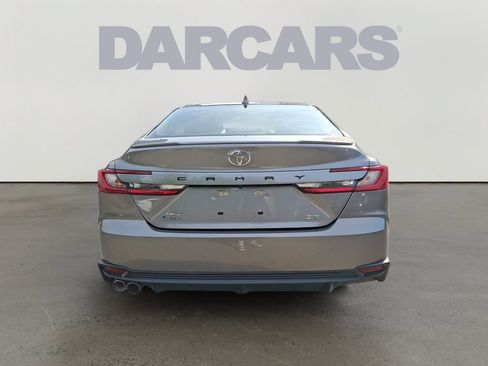 Used 2025 Toyota Camry Hybrid AWD/4WD image 5