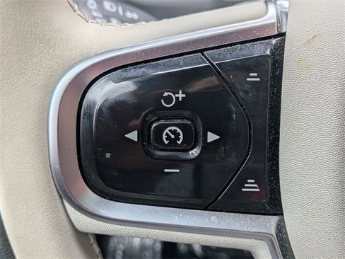 Certified 2025 Volvo XC90 B6 Plus w/ Protection Package Premier image 20