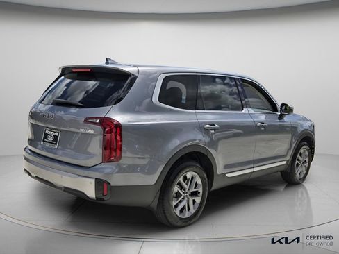 Certified 2025 Kia Telluride LX image 7